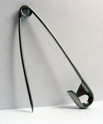 Spínací špendlík.jpg